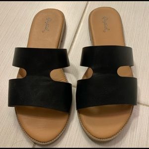 Qupid Black Slide Sandals - Size 7